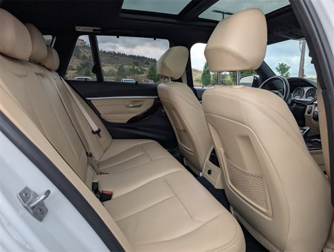 Used 2017 BMW 330i xDrive Wagon image 19