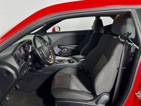Used 2022 Dodge Challenger GT image 11