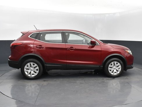 Used 2019 Nissan Rogue Sport S image 8