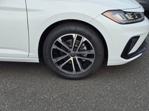 New 2025 Volkswagen Jetta Sport image 2