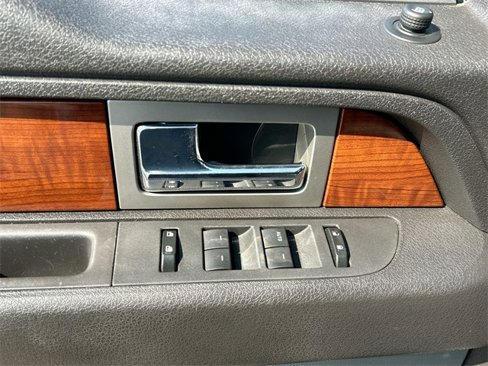 Used 2010 Ford F150 Lariat image 23