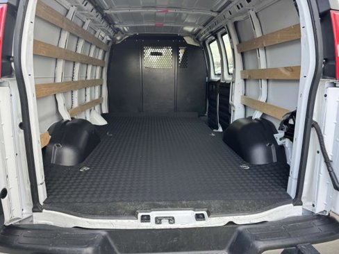 Used 2023 GMC Savana 2500 w/ Driver Convenience Package image 10