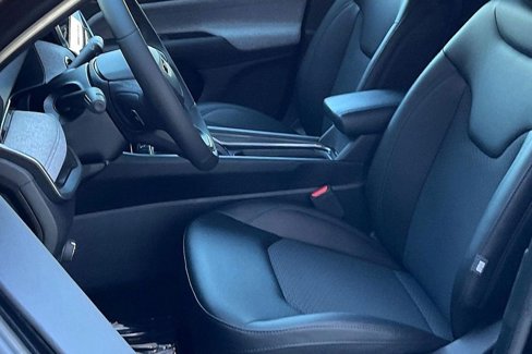 New 2025 Jeep Compass Latitude image 12