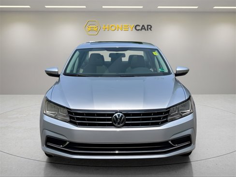 Used 2018 Volkswagen Passat 2.0T SE image 30