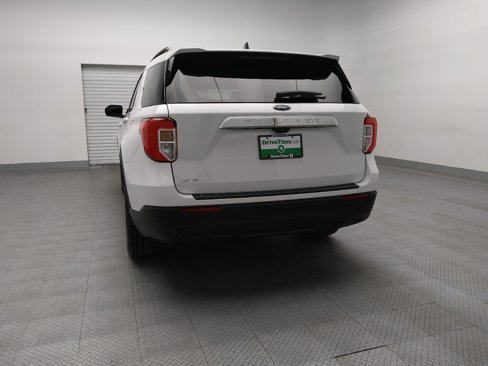 Used 2021 Ford Explorer XLT image 6