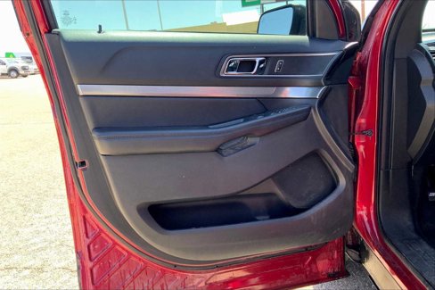 Certified 2019 Ford Explorer XLT w/ Equipment Group 201A image 20
