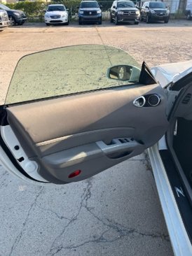 Used 2007 Nissan 350Z Touring image 19