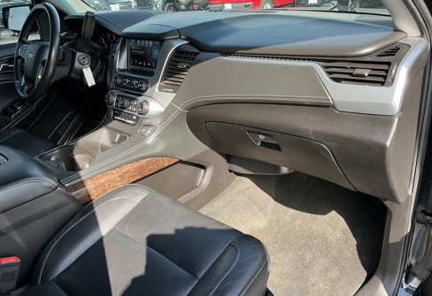 Used 2017 Chevrolet Suburban LT image 31