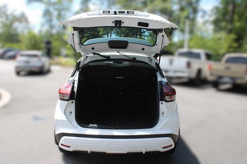 Used 2022 Nissan Kicks SR image 9