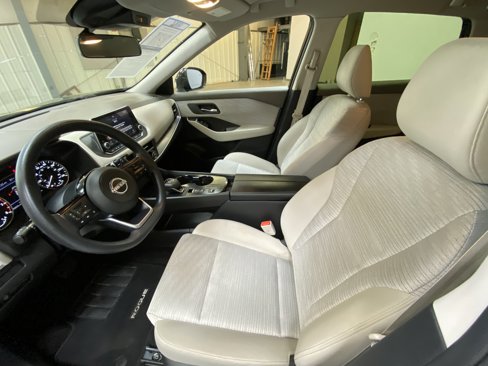 Used 2023 Nissan Rogue SV image 22