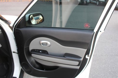 Used 2019 Kia Soul image 11