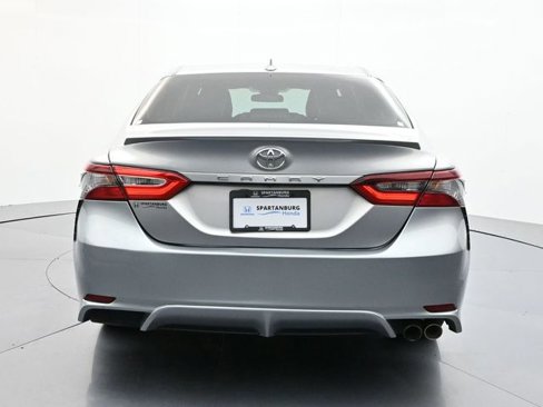 Used 2021 Toyota Camry SE image 6