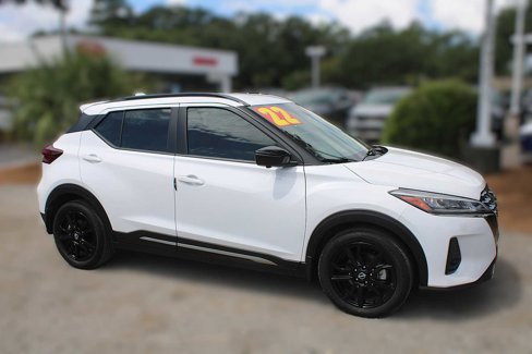 Used 2022 Nissan Kicks SR w/ Premium Package image 4