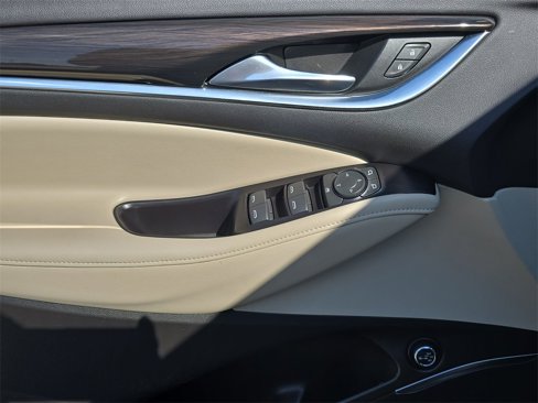 Certified 2018 Buick Enclave Essence image 24