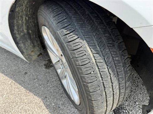 Used 2015 Chrysler 200 Limited image 29
