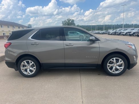 Used 2018 Chevrolet Equinox LT image 3