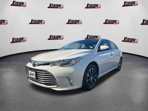 Used 2018 Toyota Avalon XLE image 1