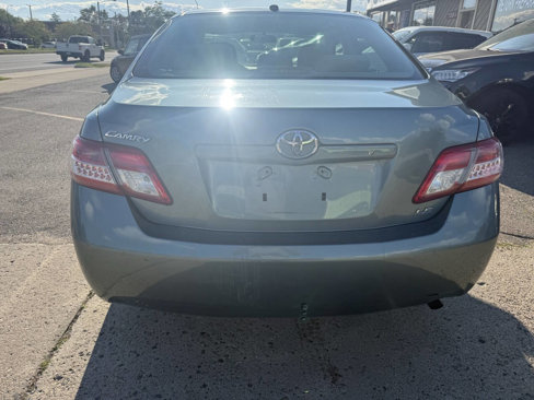 Used 2010 Toyota Camry LE image 9