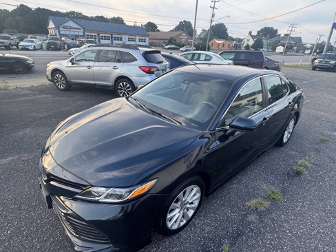 Used 2018 Toyota Camry LE image 7