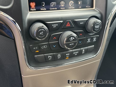 Used 2016 Jeep Grand Cherokee Laredo 75th Anniversary image 35