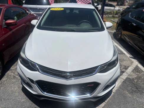 Used 2018 Chevrolet Cruze LT w/ RS Package image 4