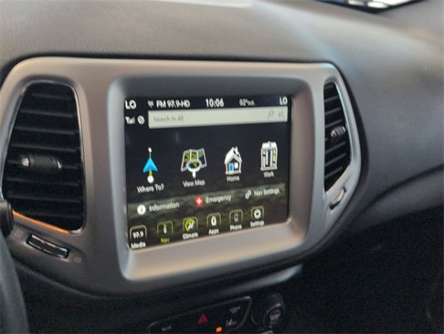 Used 2021 Jeep Compass 80th Special Edition w/ Driver Assistance Group image 17