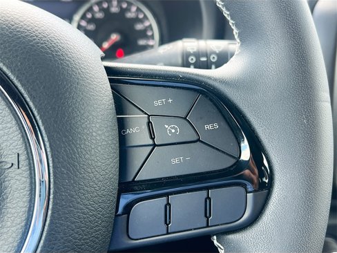 Used 2021 Jeep Renegade Latitude image 13