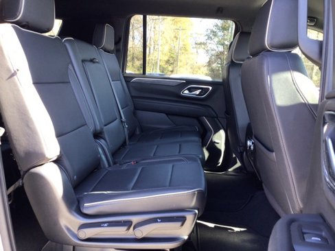 Used 2023 GMC Yukon XL SLT image 28