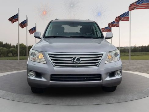 Used 2011 Lexus LX 570 4WD w/ Luxury Pkg image 2