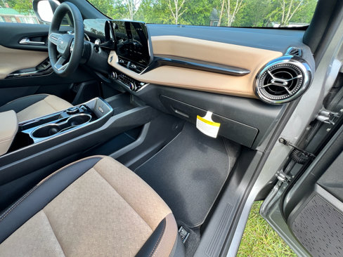 New 2026 Chevrolet Equinox ACTIV w/ Convenience Package III image 9