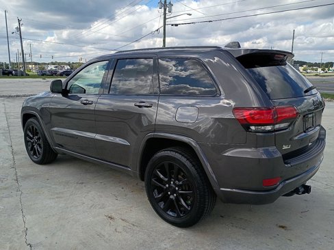 Used 2020 Jeep Grand Cherokee Altitude image 13