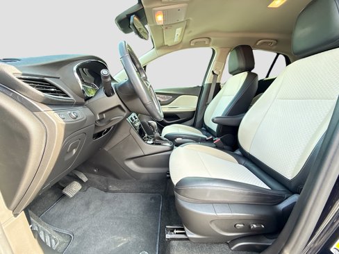 Certified 2022 Buick Encore Preferred w/ Safety Package image 19