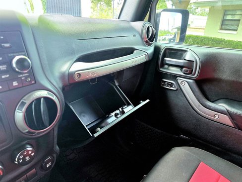 Used 2017 Jeep Wrangler Sport image 28