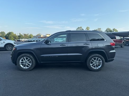 Used 2017 Jeep Grand Cherokee Laredo w/ Quick Order Package 23E image 2