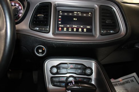 Used 2023 Dodge Challenger SXT image 40