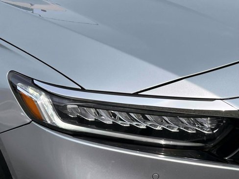 Certified 2018 Honda Accord Touring image 9