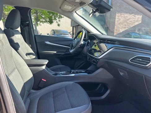 Used 2023 Chevrolet Bolt EUV LT image 24