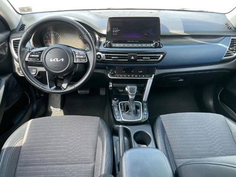 Used 2023 Kia Seltos S w/ Navigation Package image 10