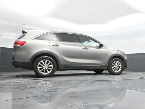 Used 2018 Kia Sorento LX image 38