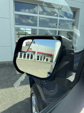 Used 2018 Chevrolet Colorado Z71 image 11