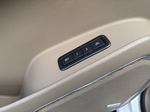 Used 2018 Chevrolet Tahoe LT image 18