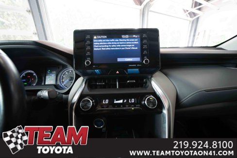 Used 2021 Toyota Venza LE image 17