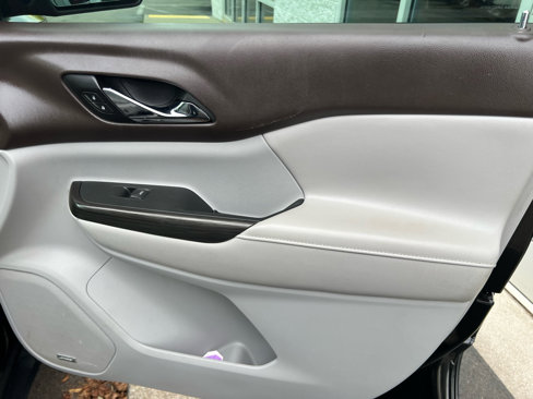 Used 2017 GMC Acadia SLT image 19