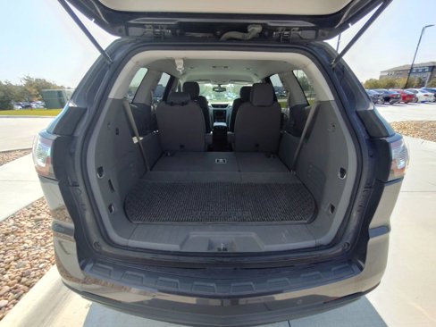 Used 2016 Chevrolet Traverse LT w/ Style and Technology Package image 8