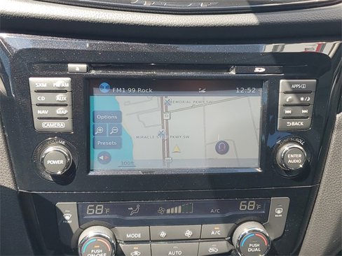 Used 2017 Nissan Rogue Sport SL image 4