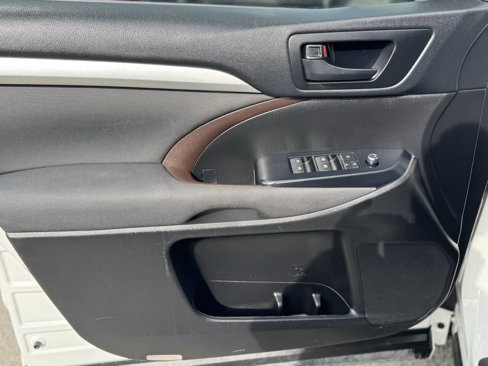 Used 2018 Toyota Highlander Plus image 8