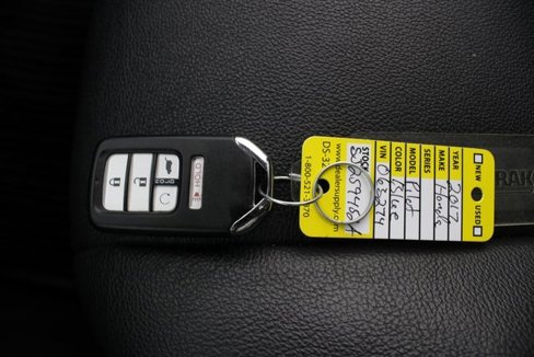 Used 2017 Honda Pilot Touring image 7