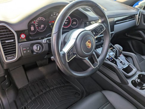 Used 2023 Porsche Cayenne image 4