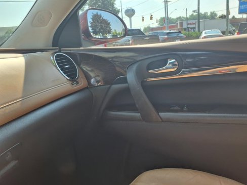Used 2017 Buick Enclave Leather image 19