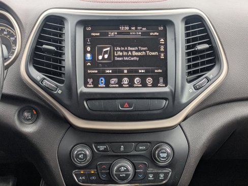 Used 2014 Jeep Cherokee Trailhawk w/ Comfort/Convenience Group image 17